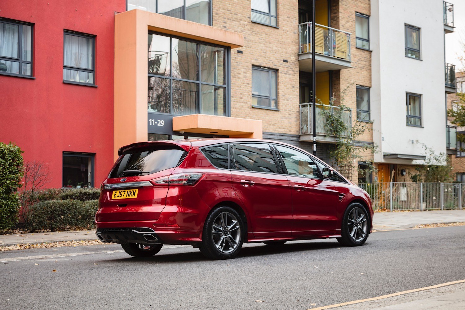 Neil Lyndon reviews the Ford S-Max for Drive 2