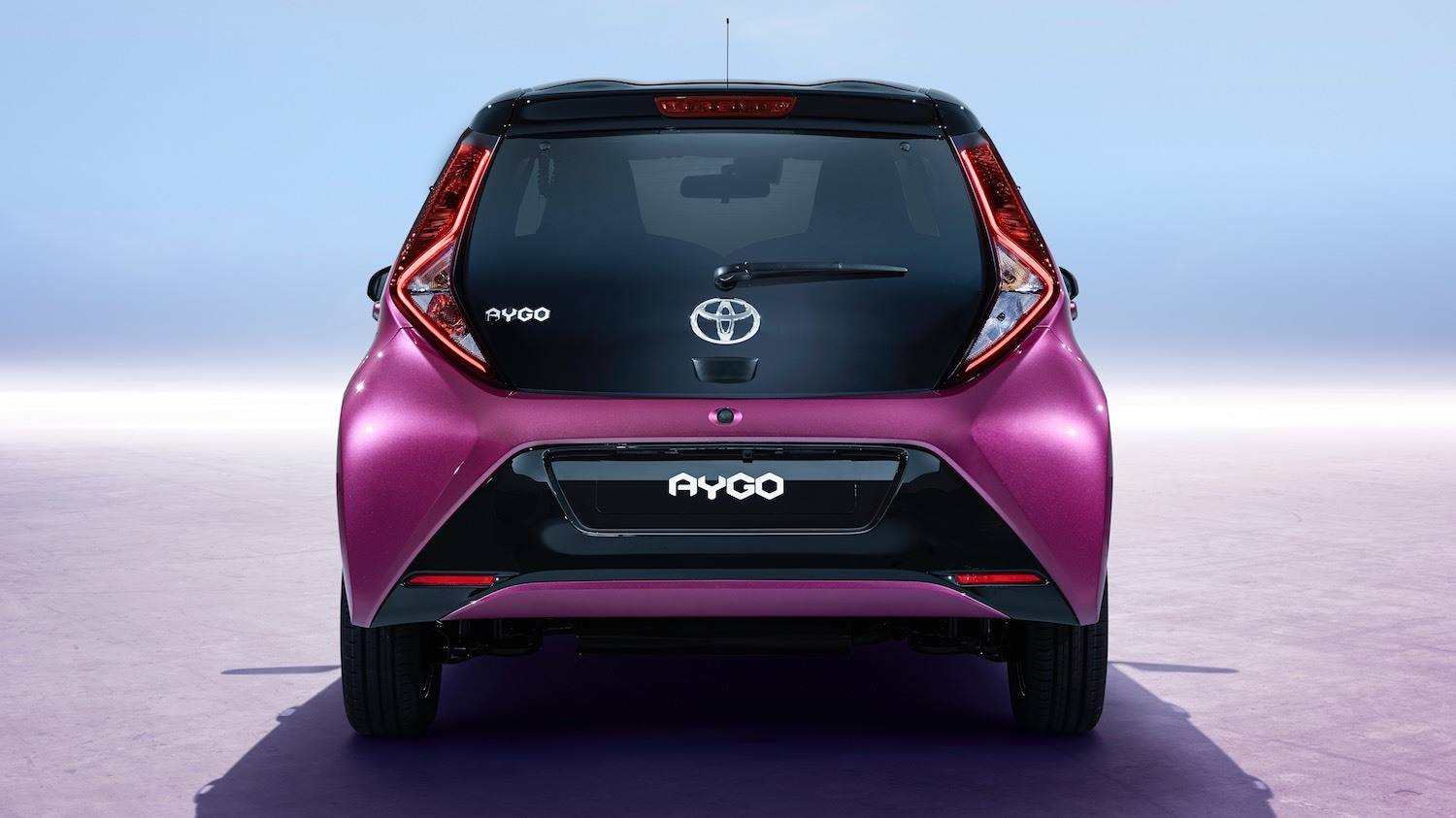 Tim Barnes-Clay Carwrite-ups reviews the New Toyota Aygo 2018 3
