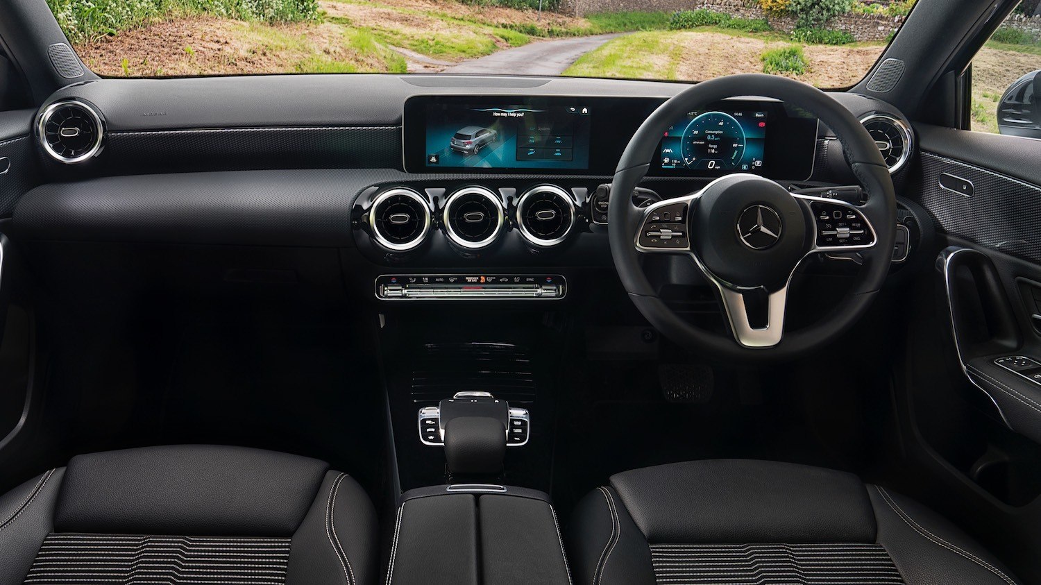 Tim Barnes-Clay reviews the New Mercedes-Benz A-Class 35
