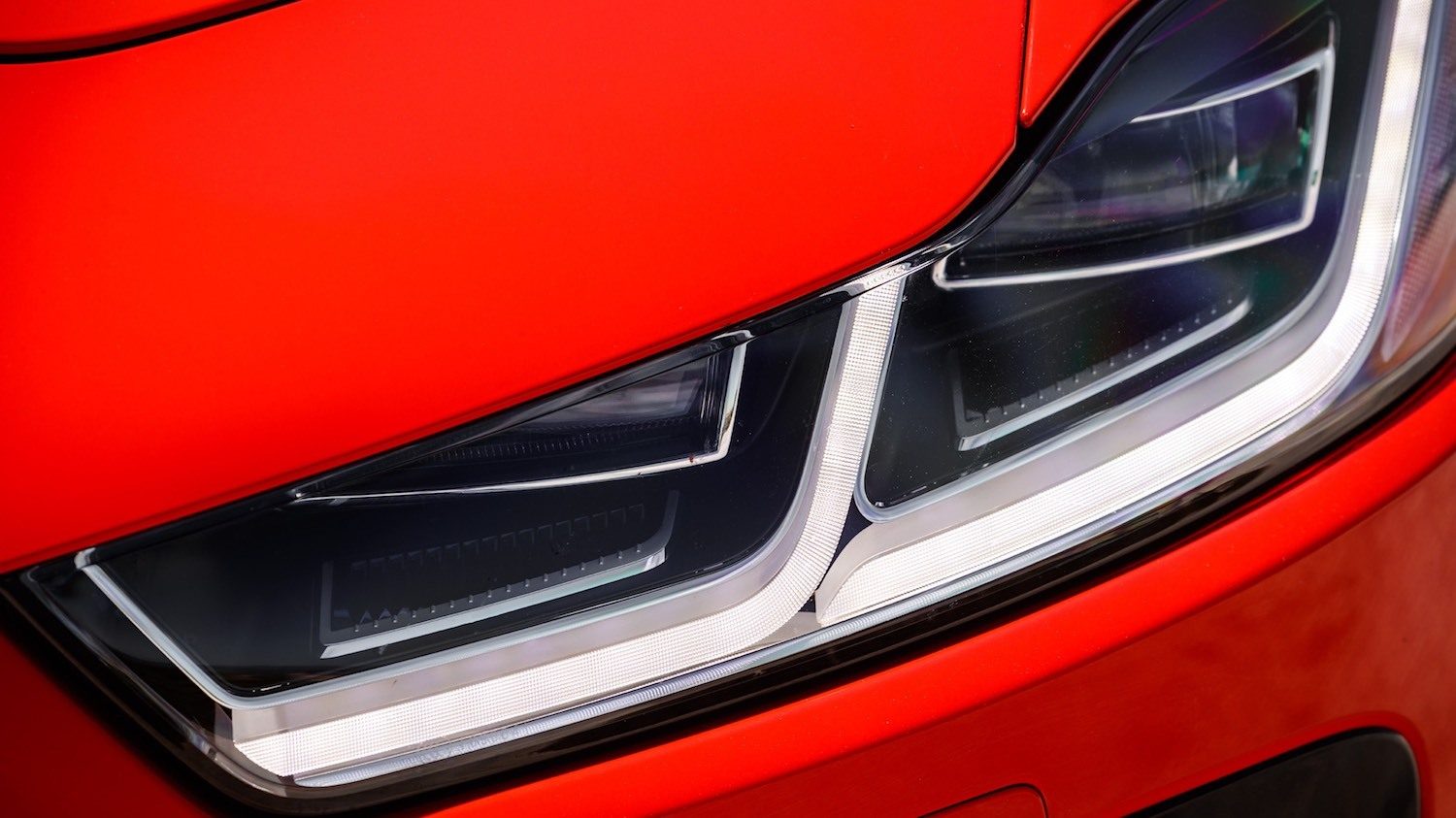Neil Lyndon reviews the 2018 All-New Jaguar I-Pace Premium Electric SUV 21