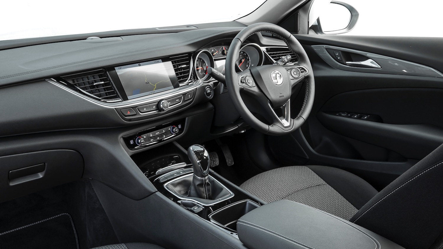 drive-Neil Lyndon reviews the Vauxhall Insignia Country Tourer 14