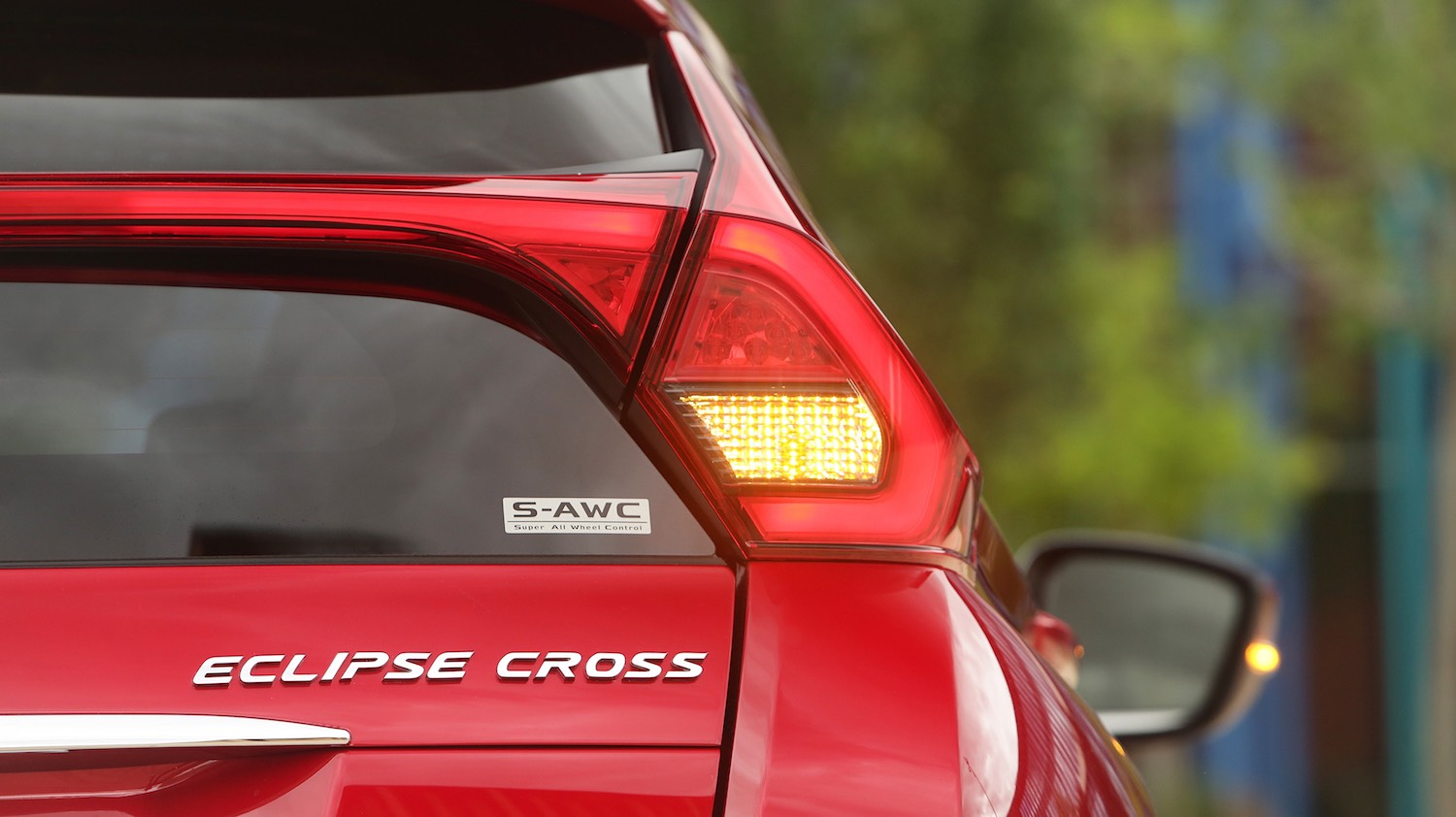Jonathan Humphrey reviews the Mitsubishi Eclipse Cross SUV for Drive 1