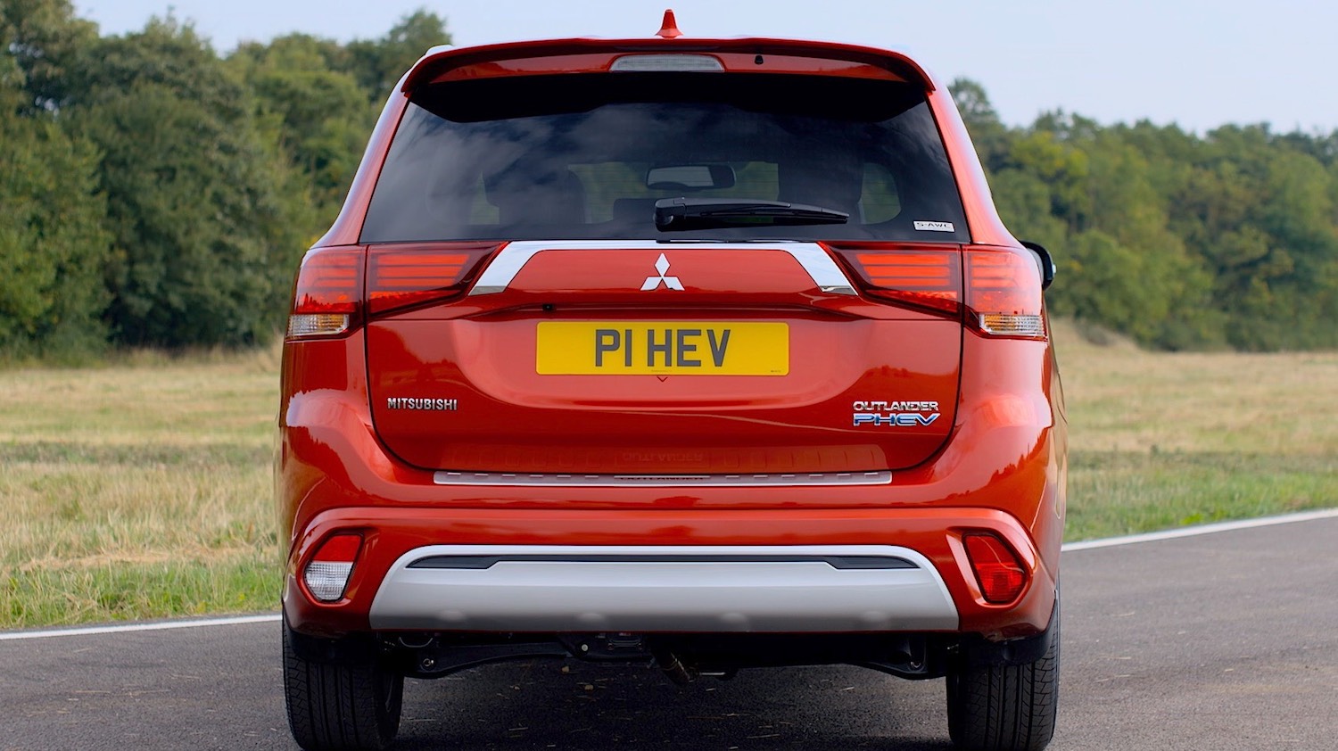 Maggie Barry reviews the latest 2019 Mitsubishi Outlander PHEV 13