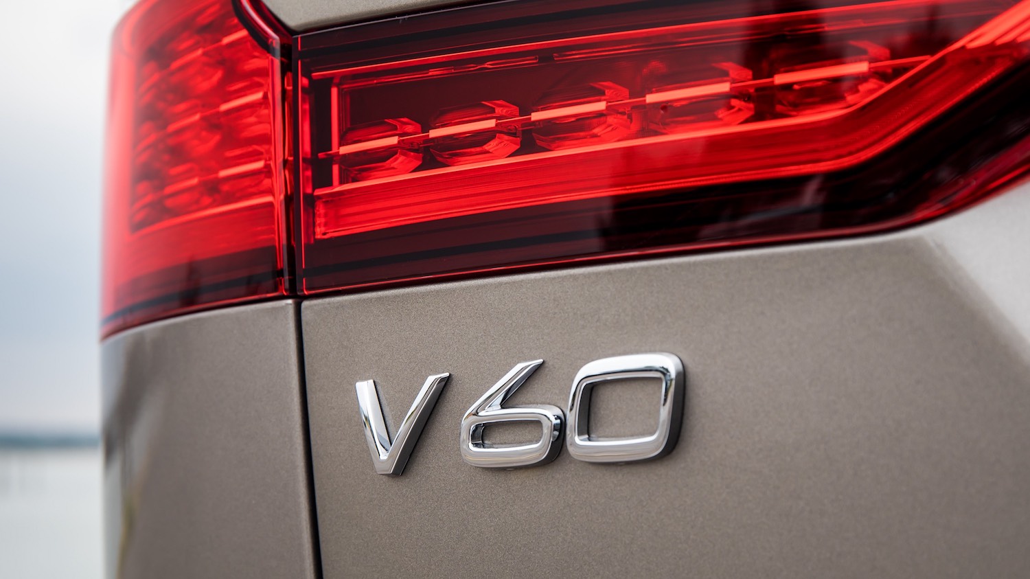 Neil Lyndon drives the Volvo V60 Estate 14