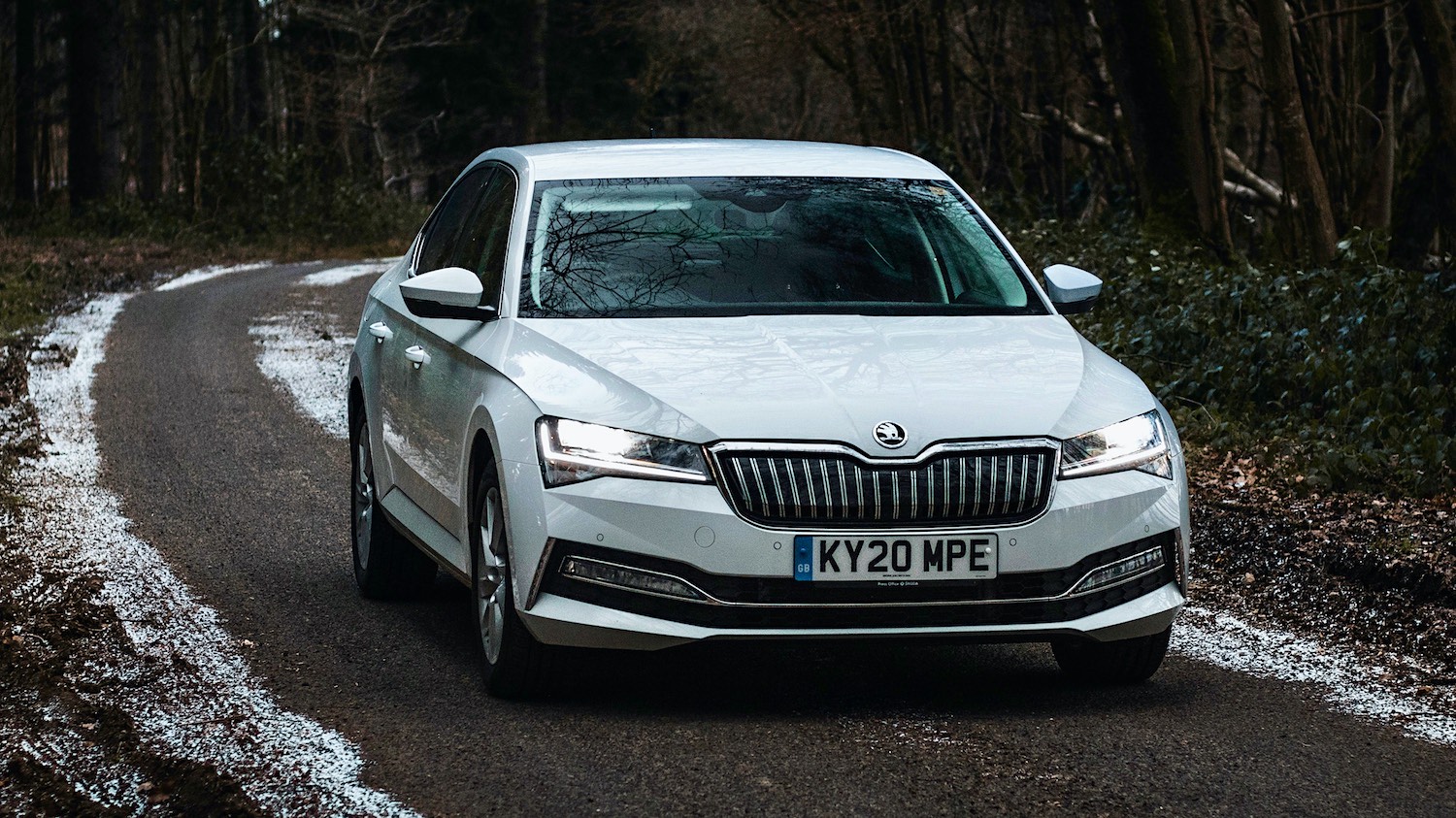  Car Reviews - Škoda Superb iV SE Technology Hatch, check it  out