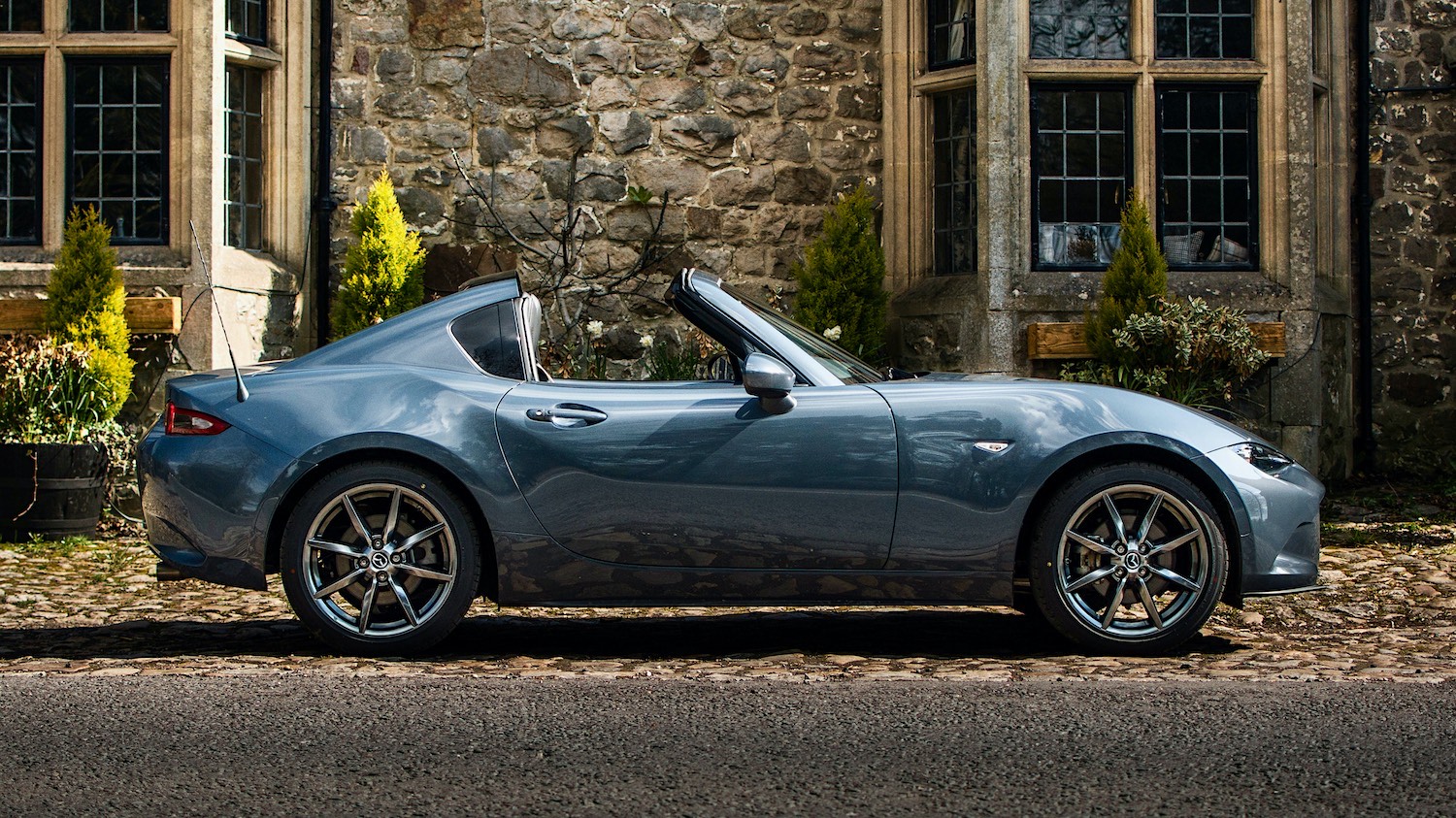 MX-5 RF Sport Tech Absolutely fan-bloomin-tastic!